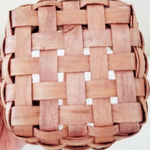 Handcrafted basket farmhouse decor - Picture 2 of 5
